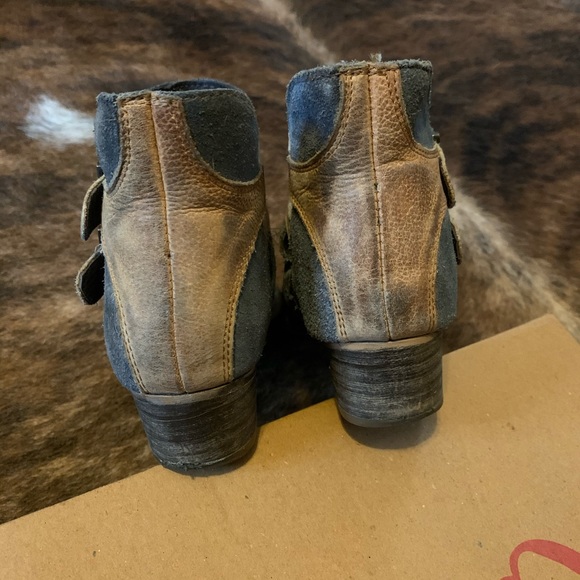 Suede booties - Picture 4 of 8